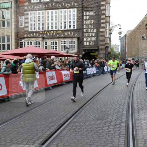 05.10.2025 - 20. swb-Marathon Bremen Yannick Fuchs http://msf.ph/oto/9268529 05.10.2025 10:52:27 Ziel 9584, 9955, 9987, 10038, 10507, 10719, 10900, 10927, 10942, 11128, 11458, 11491, 11665 meine-sportfotos.de