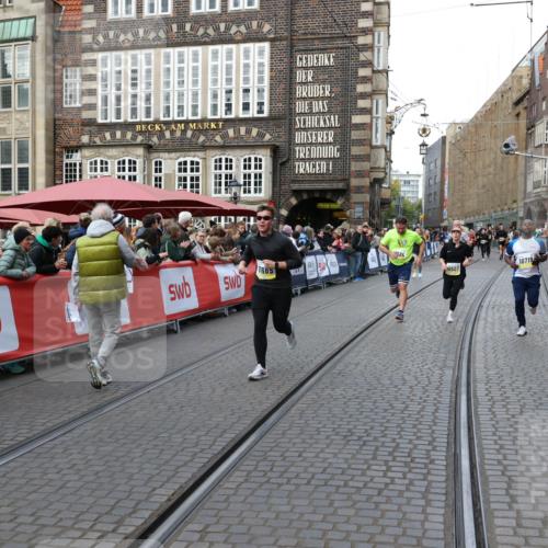 05.10.2025 - 20. swb-Marathon Bremen Yannick Fuchs http://msf.ph/oto/9268537 05.10.2025 10:52:27 Ziel 9584, 9955, 9987, 10038, 10507, 10719, 10900, 10927, 10942, 11128, 11458, 11491, 11665 meine-sportfotos.de
