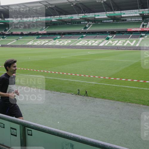 05.10.2025 - 20. swb-Marathon Bremen Michael Burmester http://msf.ph/oto/9268542 05.10.2025 12:36:00 Laufen im Stadion 343, 482, 902, 1000, 1212, 1640, 1837, 2838, 3891, 7854, 8321, 8613, 235, 673, 1232, 2129 meine-sportfotos.de