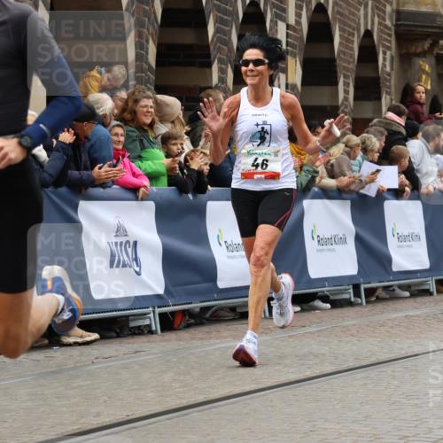 05.10.2025 - 20. swb-Marathon Bremen Strokosch-Dieckow http://msf.ph/oto/9268543 05.10.2025 13:00:32 Ziel 46, 1612, 7099, 7949 meine-sportfotos.de