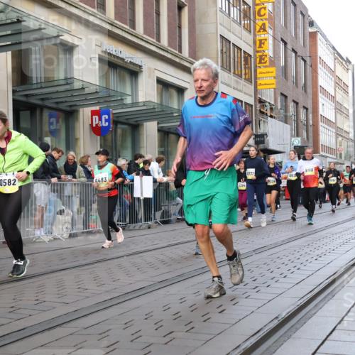 05.10.2025 - 20. swb-Marathon Bremen Strokosch-Dieckow http://msf.ph/oto/9268544 05.10.2025 11:07:00 Ziel 7779, 9180, 9217, 9265, 9334, 9483, 9491, 9628, 9702, 9757, 9780, 9877, 9890, 10037, 10160, 10193, 10223, 10286, 10330, 10332, 10371, 10582, 10632, 10737, 10776, 10824, 10836, 10854, 10902, 10991, 11122, 11159, 11258, 11262, 11329, 11384, 11477, 11529, 11584, 7779, 9180, 9217, 9265, 9334, 9483, 9491, 9628, 9702, 9757, 9780, 9877, 9890, 10037, 10160, 10193, 10223, 10286, 10330, 10332, 10371, 10582, 10632, 10737, 10776, 10824, 10836, 10854, 10902, 10991, 11122, 11159 meine-sportfotos.de