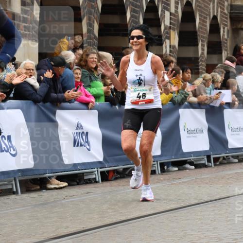 05.10.2025 - 20. swb-Marathon Bremen Strokosch-Dieckow http://msf.ph/oto/9268605 05.10.2025 13:00:32 Ziel 46, 1612, 7099, 7949 meine-sportfotos.de