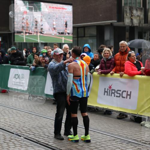 05.10.2025 - 20. swb-Marathon Bremen Yannick Fuchs http://msf.ph/oto/9268622 05.10.2025 12:13:00 Ziel  meine-sportfotos.de