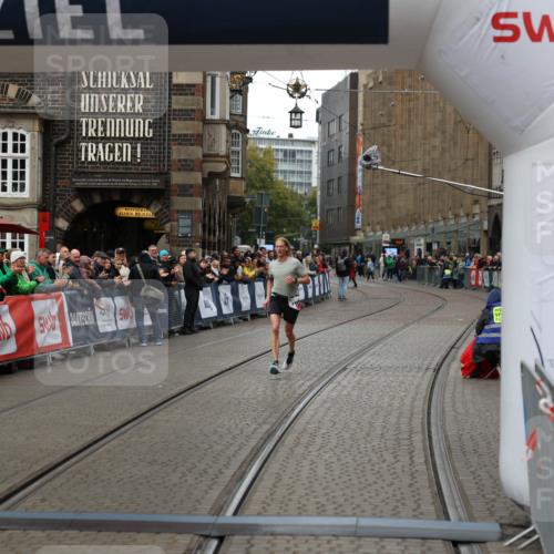05.10.2025 - 20. swb-Marathon Bremen Yannick Fuchs http://msf.ph/oto/9268660 05.10.2025 12:13:14 Ziel 1301 meine-sportfotos.de