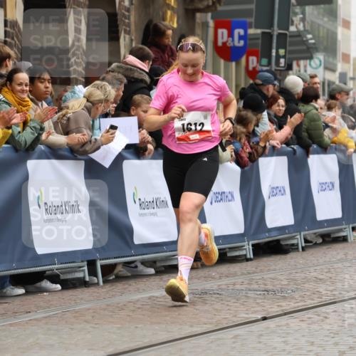 05.10.2025 - 20. swb-Marathon Bremen Strokosch-Dieckow http://msf.ph/oto/9268666 05.10.2025 13:00:34 Ziel 46, 1612, 3251, 3982, 7099 meine-sportfotos.de