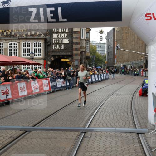 05.10.2025 - 20. swb-Marathon Bremen Yannick Fuchs http://msf.ph/oto/9268715 05.10.2025 12:13:15 Ziel 1301 meine-sportfotos.de
