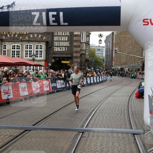 05.10.2025 - 20. swb-Marathon Bremen Yannick Fuchs http://msf.ph/oto/9268729 05.10.2025 12:13:16 Ziel 1301 meine-sportfotos.de