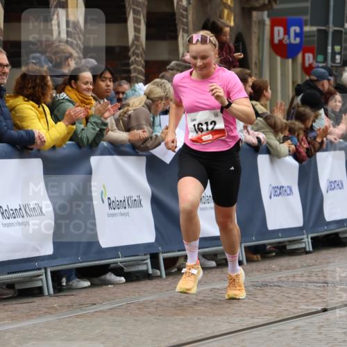 05.10.2025 - 20. swb-Marathon Bremen Strokosch-Dieckow http://msf.ph/oto/9268745 05.10.2025 13:00:35 Ziel 46, 1612, 3251, 3982, 7099 meine-sportfotos.de