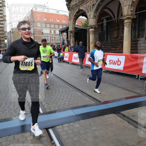 05.10.2025 - 20. swb-Marathon Bremen Yannick Fuchs http://msf.ph/oto/9268783 05.10.2025 10:52:29 Ziel 9172, 9584, 9955, 9987, 10507, 10719, 10900, 10927, 11128, 11458, 11491, 11528, 11665 meine-sportfotos.de
