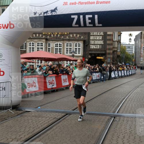 05.10.2025 - 20. swb-Marathon Bremen Yannick Fuchs http://msf.ph/oto/9268806 05.10.2025 12:13:17 Ziel 1301 meine-sportfotos.de