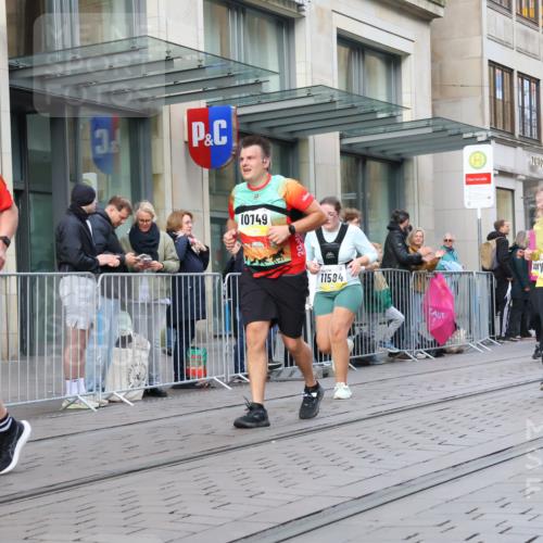 05.10.2025 - 20. swb-Marathon Bremen Strokosch-Dieckow http://msf.ph/oto/9268835 05.10.2025 11:07:10 Ziel 7779, 9180, 9217, 9306, 9334, 9483, 9628, 9757, 9780, 10037, 10160, 10223, 10286, 10330, 10332, 10582, 10585, 10632, 10650, 10737, 10749, 10776, 10824, 10836, 10854, 11122, 11159, 11258, 11262, 11329, 11384, 11477, 11529, 11584, 7779, 9180, 9217, 9306, 9334, 9483, 9628, 9757, 9780, 10037, 10160, 10223, 10286, 10330, 10332, 10582, 10585, 10632, 10650, 10737, 10749, 10776, 10824, 10836, 10854, 11122, 11159 meine-sportfotos.de
