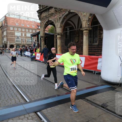 05.10.2025 - 20. swb-Marathon Bremen Yannick Fuchs http://msf.ph/oto/9268855 05.10.2025 10:52:30 Ziel 9172, 9584, 9955, 9987, 10507, 10719, 10927, 11128, 11458, 11491, 11528, 11665 meine-sportfotos.de