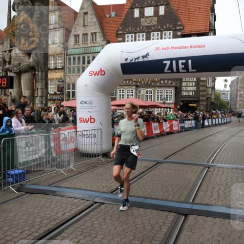 05.10.2025 - 20. swb-Marathon Bremen Yannick Fuchs http://msf.ph/oto/9268860 05.10.2025 12:13:18 Ziel 1301 meine-sportfotos.de