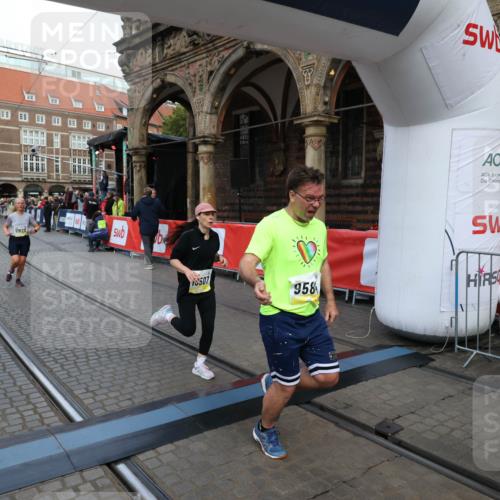 05.10.2025 - 20. swb-Marathon Bremen Yannick Fuchs http://msf.ph/oto/9268870 05.10.2025 10:52:30 Ziel 9172, 9584, 9955, 9987, 10507, 10719, 10927, 11128, 11458, 11491, 11528, 11665 meine-sportfotos.de