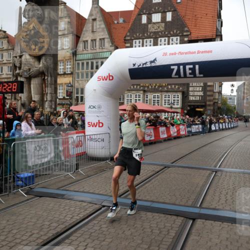 05.10.2025 - 20. swb-Marathon Bremen Yannick Fuchs http://msf.ph/oto/9268882 05.10.2025 12:13:18 Ziel 1301 meine-sportfotos.de