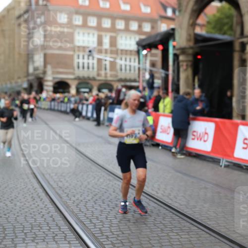 05.10.2025 - 20. swb-Marathon Bremen Yannick Fuchs http://msf.ph/oto/9268905 05.10.2025 10:52:31 Ziel 9172, 9584, 9955, 9987, 10241, 10507, 10719, 10927, 11128, 11491, 11528, 11665 meine-sportfotos.de
