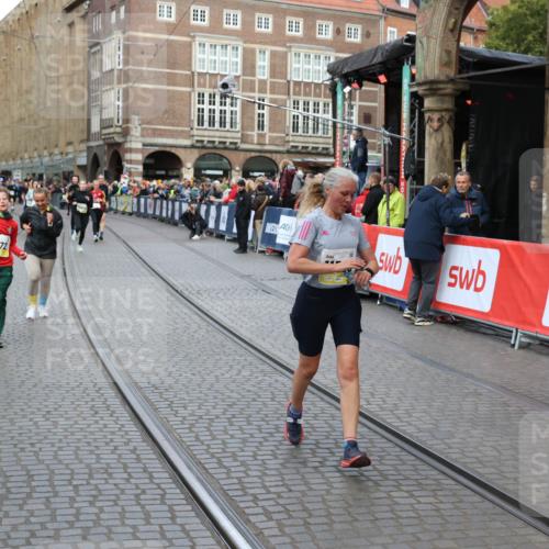 05.10.2025 - 20. swb-Marathon Bremen Yannick Fuchs http://msf.ph/oto/9268923 05.10.2025 10:52:31 Ziel 9172, 9584, 9955, 9987, 10241, 10507, 10719, 10927, 11128, 11491, 11528, 11665 meine-sportfotos.de