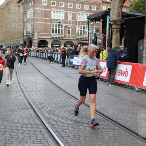 05.10.2025 - 20. swb-Marathon Bremen Yannick Fuchs http://msf.ph/oto/9268933 05.10.2025 10:52:31 Ziel 9172, 9584, 9955, 9987, 10241, 10507, 10719, 10927, 11128, 11491, 11528, 11665 meine-sportfotos.de
