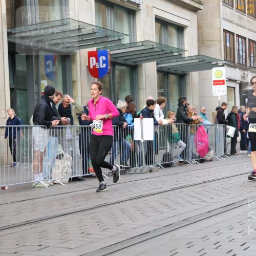 05.10.2025 - 20. swb-Marathon Bremen Strokosch-Dieckow http://msf.ph/oto/9268942 05.10.2025 11:07:13 Ziel 7779, 9180, 9306, 9334, 9483, 9615, 9628, 9780, 10037, 10160, 10223, 10286, 10330, 10332, 10550, 10582, 10585, 10650, 10737, 10749, 10776, 10836, 10854, 11122, 11159, 11258, 11262, 11384, 11529, 11584, 7779, 9180, 9306, 9334, 9483, 9615, 9628, 9780, 10037, 10160, 10223, 10286, 10330, 10332, 10550, 10582, 10585, 10650, 10737, 10749, 10776, 10836, 10854, 11122, 11159 meine-sportfotos.de