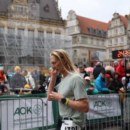 05.10.2025 - 20. swb-Marathon Bremen Yannick Fuchs http://msf.ph/oto/9268952 05.10.2025 12:13:20 Ziel 1301 meine-sportfotos.de