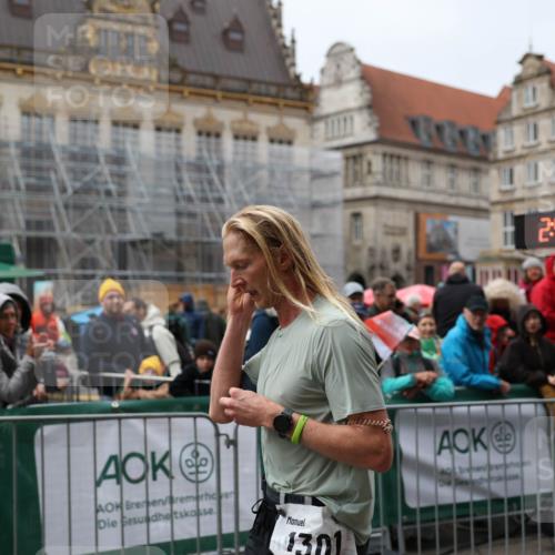 05.10.2025 - 20. swb-Marathon Bremen Yannick Fuchs http://msf.ph/oto/9268960 05.10.2025 12:13:20 Ziel 1301 meine-sportfotos.de