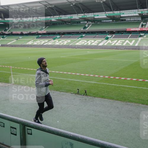 05.10.2025 - 20. swb-Marathon Bremen Michael Burmester http://msf.ph/oto/9268961 05.10.2025 12:37:03 Laufen im Stadion 140, 221, 298, 436, 508, 728, 735, 761, 787, 933, 1088, 1245, 1418, 1443, 1567, 1616, 1633, 1801, 1849, 1901, 1907, 1912, 2132, 2135, 2186, 2268, 5536, 5625, 8099, 8883, 902, 1212, 1231, 1640, 1837, 3198, 3891, 7854 meine-sportfotos.de