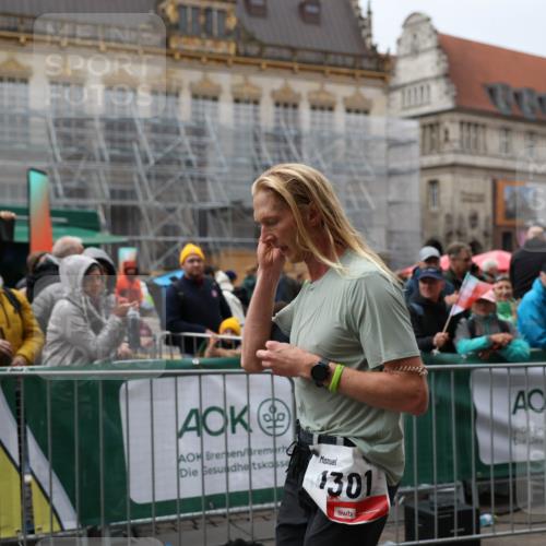 05.10.2025 - 20. swb-Marathon Bremen Yannick Fuchs http://msf.ph/oto/9268972 05.10.2025 12:13:20 Ziel 1301 meine-sportfotos.de