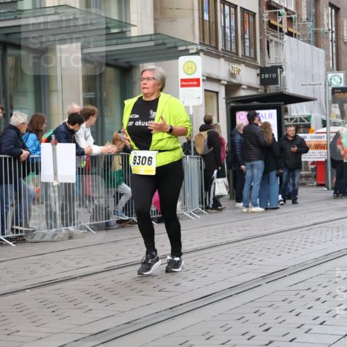 05.10.2025 - 20. swb-Marathon Bremen Strokosch-Dieckow http://msf.ph/oto/9268994 05.10.2025 11:07:19 Ziel 9306, 9483, 9615, 9780, 10037, 10160, 10223, 10550, 10585, 10650, 10737, 10749, 10776, 10854, 11159, 11262, 11384, 11529, 11584, 9306, 9483, 9615, 9780, 10037, 10160, 10223, 10550, 10585, 10650, 10737, 10749, 10776, 10854, 11159 meine-sportfotos.de