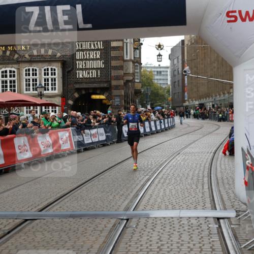 05.10.2025 - 20. swb-Marathon Bremen Yannick Fuchs http://msf.ph/oto/9269033 05.10.2025 12:14:12 Ziel 1779 meine-sportfotos.de
