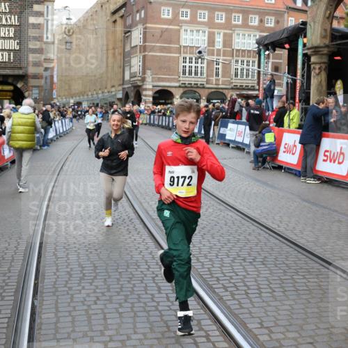 05.10.2025 - 20. swb-Marathon Bremen Yannick Fuchs http://msf.ph/oto/9269034 05.10.2025 10:52:33 Ziel 9172, 9584, 9987, 10241, 10507, 10608, 10719, 11528, 11665 meine-sportfotos.de