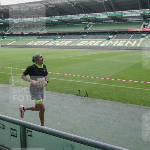05.10.2025 - 20. swb-Marathon Bremen Michael Burmester http://msf.ph/oto/9269080 05.10.2025 12:37:15 Laufen im Stadion 140, 221, 436, 508, 728, 787, 933, 1088, 1245, 1418, 1443, 1567, 1616, 1633, 1801, 1849, 1901, 1907, 1912, 2132, 2135, 2186, 2268, 5423, 5536, 5582, 5625, 7266, 8883, 9080, 298, 735, 761, 1231, 3198, 8099 meine-sportfotos.de