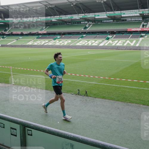 05.10.2025 - 20. swb-Marathon Bremen Michael Burmester http://msf.ph/oto/9269097 05.10.2025 12:37:16 Laufen im Stadion 140, 221, 436, 508, 728, 787, 933, 1088, 1245, 1418, 1443, 1567, 1616, 1633, 1801, 1849, 1901, 1907, 1912, 2132, 2135, 2186, 2268, 5423, 5536, 5582, 5625, 7266, 8883, 9080, 298, 735, 761, 1231, 3198, 8099 meine-sportfotos.de