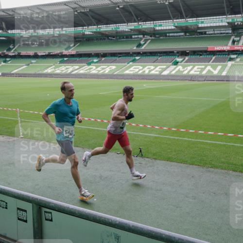 05.10.2025 - 20. swb-Marathon Bremen Michael Burmester http://msf.ph/oto/9269136 05.10.2025 12:37:21 Laufen im Stadion 140, 221, 436, 508, 728, 787, 933, 1088, 1245, 1418, 1443, 1567, 1616, 1633, 1801, 1849, 1901, 1907, 1912, 2132, 2135, 2186, 2268, 5423, 5536, 5582, 5625, 7266, 8883, 9080, 298, 735, 761, 1231, 3198, 8099 meine-sportfotos.de