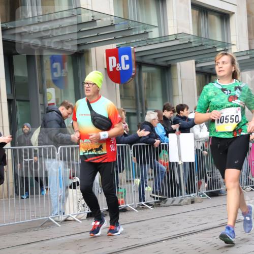 05.10.2025 - 20. swb-Marathon Bremen Strokosch-Dieckow http://msf.ph/oto/9269147 05.10.2025 11:07:27 Ziel 8123, 9212, 9306, 9615, 10135, 10366, 10550, 10585, 10650, 10706, 10749, 10782, 10783, 8123, 9212, 9306, 9615, 10135, 10366, 10550, 10585, 10650, 10706, 10749, 10782, 10783 meine-sportfotos.de