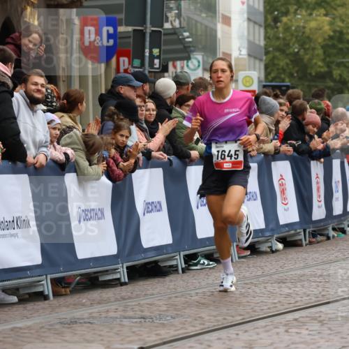 05.10.2025 - 20. swb-Marathon Bremen Strokosch-Dieckow http://msf.ph/oto/9269168 05.10.2025 13:00:54 Ziel 1645, 9130 meine-sportfotos.de