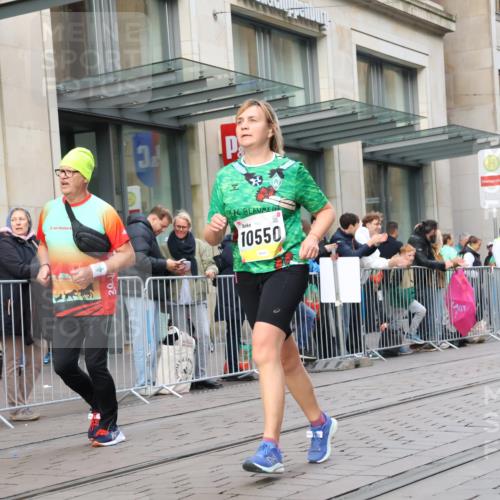 05.10.2025 - 20. swb-Marathon Bremen Strokosch-Dieckow http://msf.ph/oto/9269169 05.10.2025 11:07:27 Ziel 8123, 9212, 9306, 9615, 10135, 10366, 10550, 10585, 10650, 10706, 10749, 10782, 10783, 8123, 9212, 9306, 9615, 10135, 10366, 10550, 10585, 10650, 10706, 10749, 10782, 10783 meine-sportfotos.de