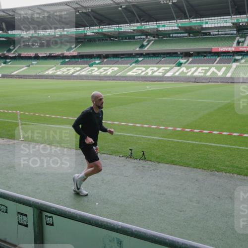 05.10.2025 - 20. swb-Marathon Bremen Michael Burmester http://msf.ph/oto/9269181 05.10.2025 12:37:41 Laufen im Stadion 57, 140, 221, 436, 481, 728, 1058, 1245, 1567, 1633, 1801, 1901, 1912, 2132, 2135, 2168, 5423, 5536, 5582, 7266, 9080, 140, 508, 787, 933, 1088, 1245, 1418, 1443, 1616, 1849, 1907, 2186, 2268, 5625, 8883 meine-sportfotos.de