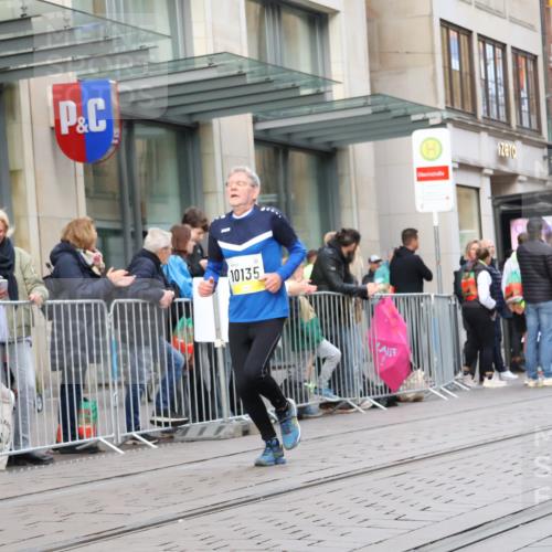 05.10.2025 - 20. swb-Marathon Bremen Strokosch-Dieckow http://msf.ph/oto/9269196 05.10.2025 11:07:29 Ziel 8123, 9212, 9306, 9615, 10135, 10365, 10366, 10550, 10650, 10706, 10749, 10782, 10783, 11677, 8123, 9212, 9306, 9615, 10135, 10365, 10366, 10550, 10650, 10706, 10749, 10782, 10783, 11677 meine-sportfotos.de