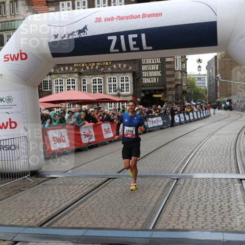 05.10.2025 - 20. swb-Marathon Bremen Yannick Fuchs http://msf.ph/oto/9269212 05.10.2025 12:14:14 Ziel 1779 meine-sportfotos.de