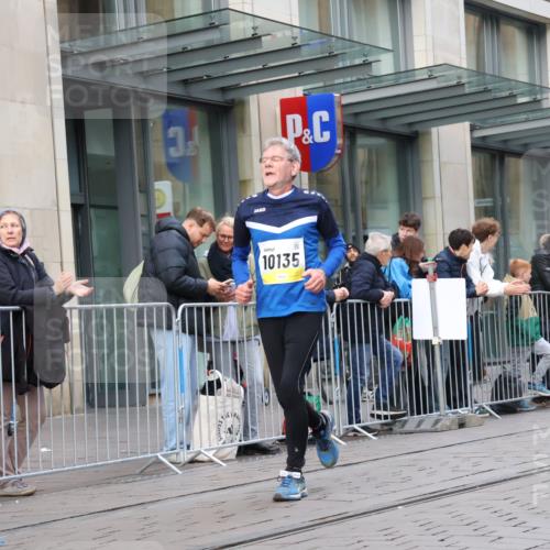 05.10.2025 - 20. swb-Marathon Bremen Strokosch-Dieckow http://msf.ph/oto/9269215 05.10.2025 11:07:30 Ziel 8123, 9212, 9306, 9615, 10135, 10365, 10366, 10550, 10650, 10706, 10782, 10783, 11490, 11677, 8123, 9212, 9306, 9615, 10135, 10365, 10366, 10550, 10650, 10706, 10782, 10783, 11490, 11677 meine-sportfotos.de