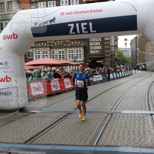 05.10.2025 - 20. swb-Marathon Bremen Yannick Fuchs http://msf.ph/oto/9269221 05.10.2025 12:14:14 Ziel 1779 meine-sportfotos.de
