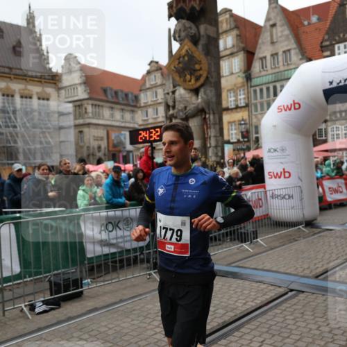 05.10.2025 - 20. swb-Marathon Bremen Yannick Fuchs http://msf.ph/oto/9269349 05.10.2025 12:14:16 Ziel 1779 meine-sportfotos.de