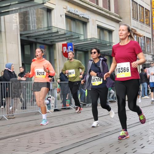 05.10.2025 - 20. swb-Marathon Bremen Strokosch-Dieckow http://msf.ph/oto/9269390 05.10.2025 11:07:39 Ziel 8123, 9212, 9557, 9599, 9617, 9874, 10125, 10135, 10365, 10366, 10706, 10782, 10783, 11309, 11490, 11677, 8123, 9212, 9557, 9599, 9617, 9874, 10125, 10135, 10365, 10366, 10706, 10782, 10783, 11309, 11490, 11677 meine-sportfotos.de