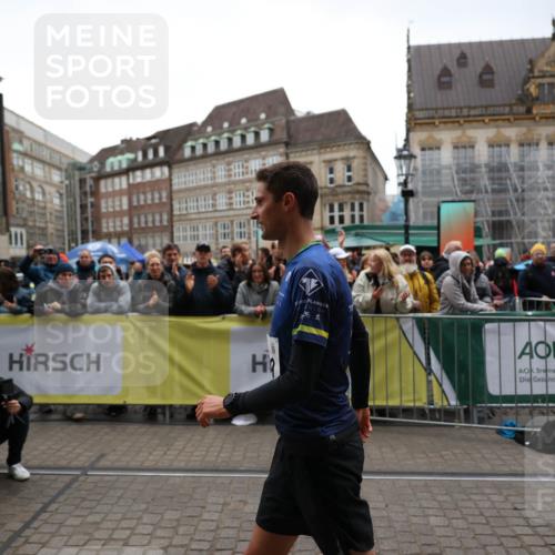 05.10.2025 - 20. swb-Marathon Bremen Yannick Fuchs http://msf.ph/oto/9269391 05.10.2025 12:14:17 Ziel 1779 meine-sportfotos.de