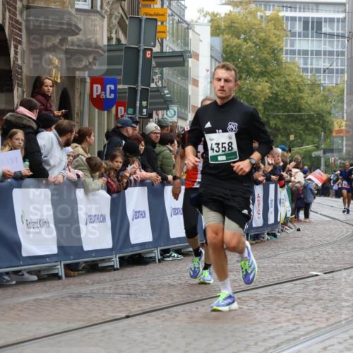 05.10.2025 - 20. swb-Marathon Bremen Strokosch-Dieckow http://msf.ph/oto/9269401 05.10.2025 13:01:06 Ziel 588, 628, 1093, 1215, 4358, 8382, 8747, 8828 meine-sportfotos.de