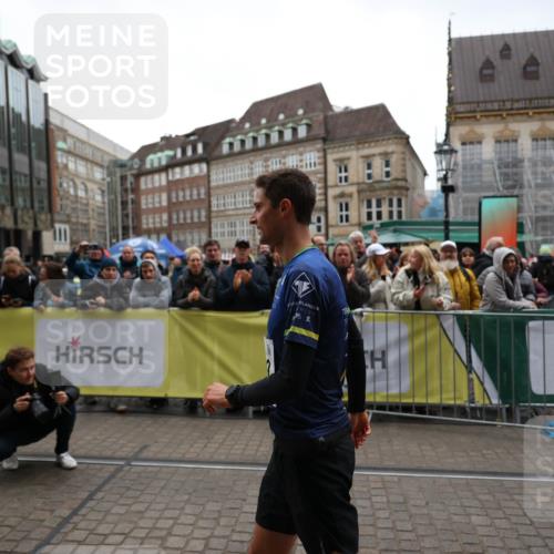 05.10.2025 - 20. swb-Marathon Bremen Yannick Fuchs http://msf.ph/oto/9269411 05.10.2025 12:14:17 Ziel 1779 meine-sportfotos.de