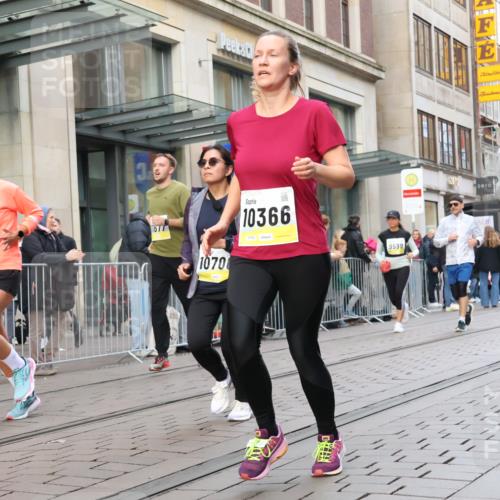05.10.2025 - 20. swb-Marathon Bremen Strokosch-Dieckow http://msf.ph/oto/9269412 05.10.2025 11:07:39 Ziel 8123, 9212, 9557, 9599, 9617, 9874, 10125, 10135, 10365, 10366, 10706, 10782, 10783, 11309, 11490, 11677, 8123, 9212, 9557, 9599, 9617, 9874, 10125, 10135, 10365, 10366, 10706, 10782, 10783, 11309, 11490, 11677 meine-sportfotos.de
