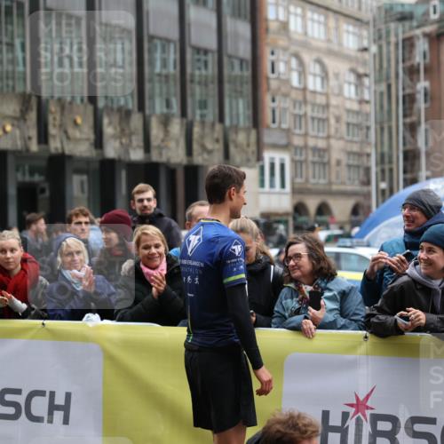 05.10.2025 - 20. swb-Marathon Bremen Yannick Fuchs http://msf.ph/oto/9269487 05.10.2025 12:14:26 Ziel  meine-sportfotos.de