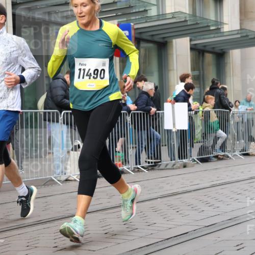 05.10.2025 - 20. swb-Marathon Bremen Strokosch-Dieckow http://msf.ph/oto/9269506 05.10.2025 11:07:43 Ziel 8123, 9212, 9557, 9599, 9617, 9874, 10125, 10135, 10365, 10366, 10706, 10782, 10783, 10866, 11019, 11232, 11309, 11490, 11670, 11677, 8123, 9212, 9557, 9599, 9617, 9874, 10125, 10135, 10365, 10366, 10706, 10782, 10783, 10866, 11019, 11232, 11309, 11490, 11670, 11677 meine-sportfotos.de