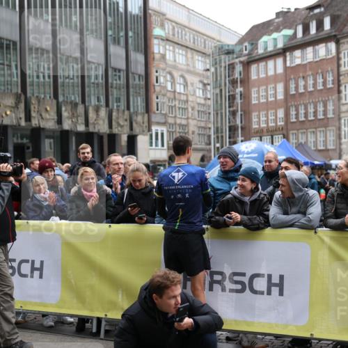 05.10.2025 - 20. swb-Marathon Bremen Yannick Fuchs http://msf.ph/oto/9269521 05.10.2025 12:14:27 Ziel  meine-sportfotos.de